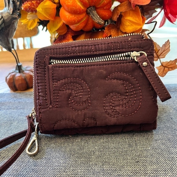 Vera Bradley Flap All in One Wallet Wristlet Wine Purple Solid Paisley Quilted - Picture 2 of 7